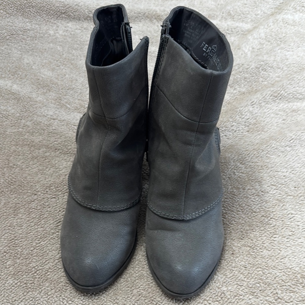 FERGALICIOUS Women's Gray Ankle Boots